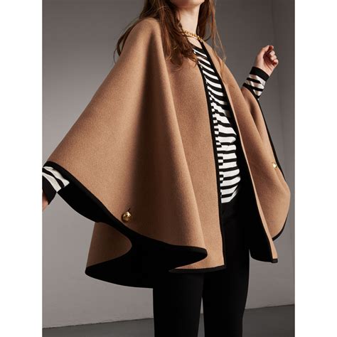 Mantelle di Burberry da donna 